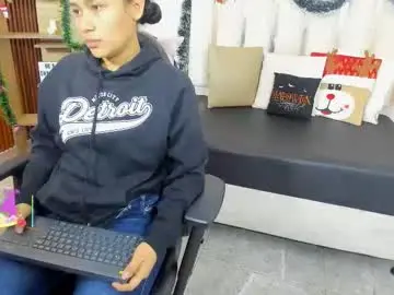 Luuna_tay1  live sex cam