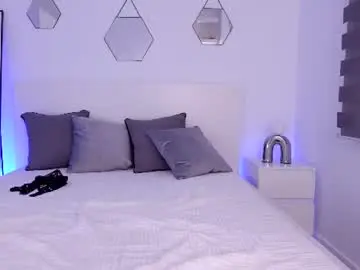 Miladenver  live sex cam