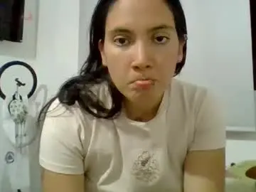 Phoop_lilaa  live sex cam