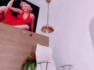 Sara_sm1th_  live sex cam