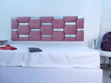 Sara_sm1th_  live sex cam