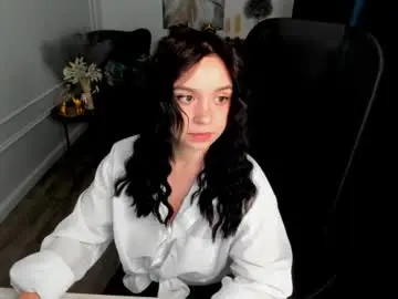 Saraqwerny  live sex cam