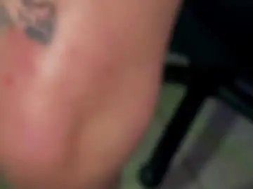 Bangsbangsbangers  live sex cam
