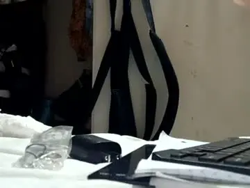 Feastonme00  live sex cam
