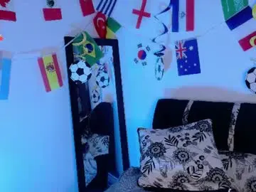Hannapettit12  live sex cam