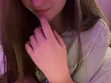 Innocentemma21  live sex cam