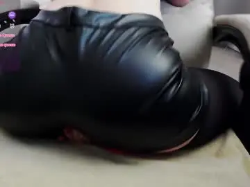 Kiri_is_all  live sex cam