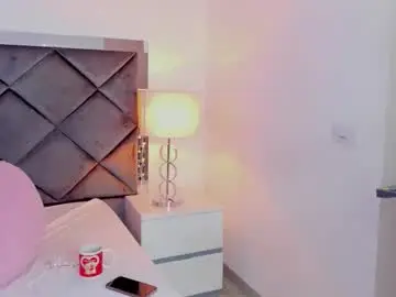 Luciacollinss_  live sex cam