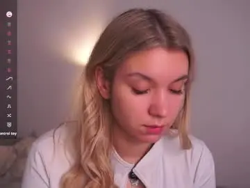 Margarethowell  live sex cam