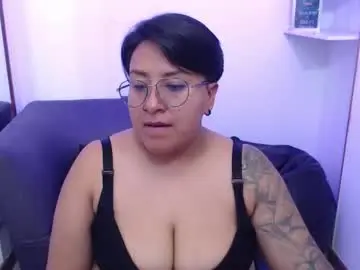 Normani_bates  live sex cam