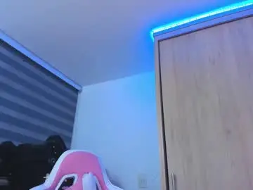 Redski77  live sex cam