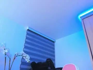 Redski77  live sex cam