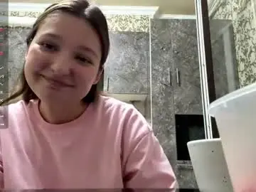 Yukrahmes  live sex cam