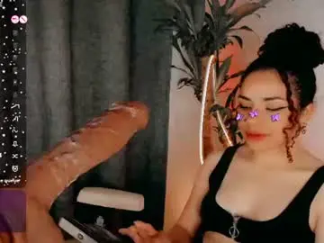 _queen_deepthroat_  live sex cam