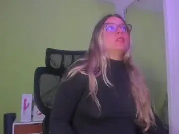Auradivina2  live sex cam