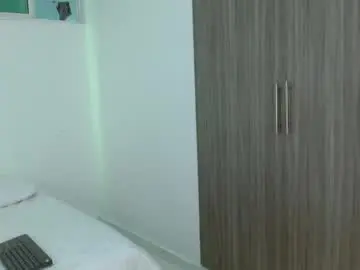 Charlott_reyes  live sex cam