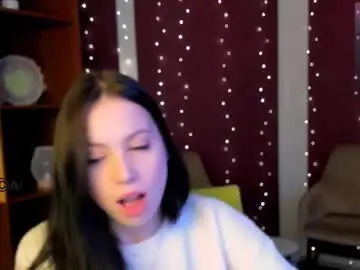 Elara_doll  live sex cam