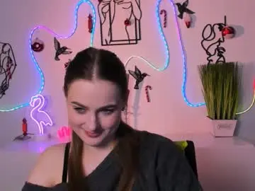 Elara_doll  live sex cam