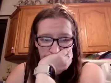 Truckerswifetobe  live sex cam