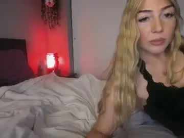 Badgrljade  live sex cam