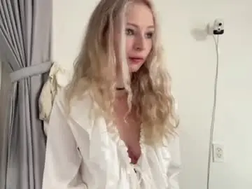 Chloemoreaux  live sex cam