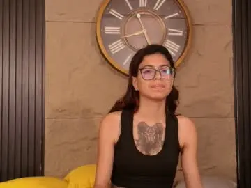 Emily_loperaa  live sex cam