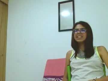 Emily_loperaa  live sex cam