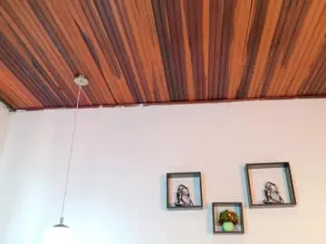 Holy_un  live sex cam