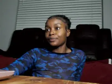 Kandie_monaee  live sex cam