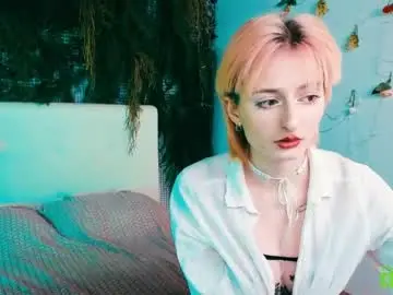 Kira__cutie  live sex cam