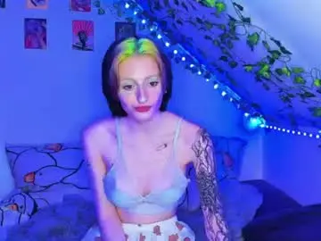 Kira__cutie  live sex cam