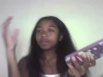 Queennaya  live sex cam