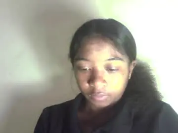 Queennaya  live sex cam