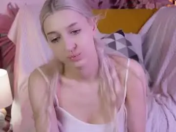 Statickittenn  live sex cam