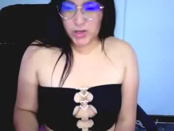Strawlux  live sex cam