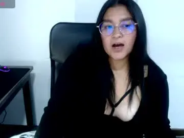 Strawlux  live sex cam
