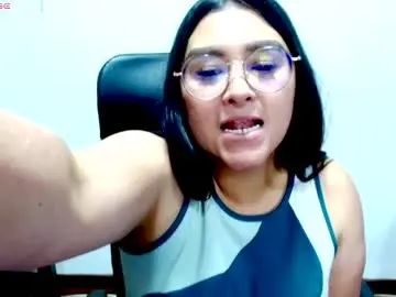 Strawlux  live sex cam