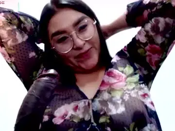 Strawlux  live sex cam