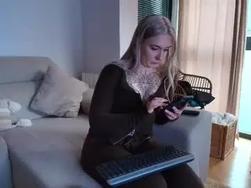 Tattoobbgirl  live sex cam