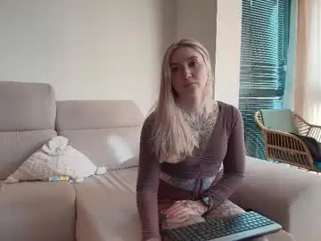 Tattoobbgirl  live sex cam