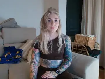 Tattoobbgirl  live sex cam