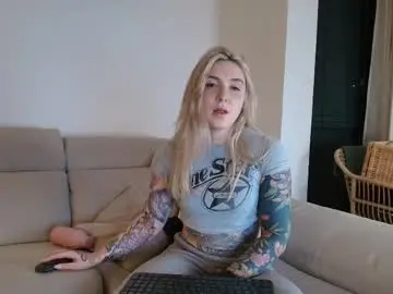 Tattoobbgirl  live sex cam
