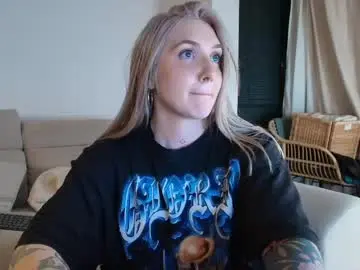 Tattoobbgirl  live sex cam
