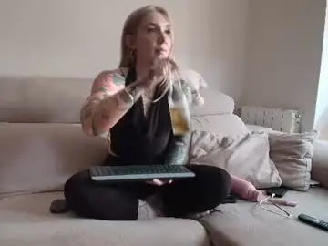 Tattoobbgirl  live sex cam