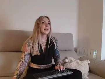 Tattoobbgirl  live sex cam