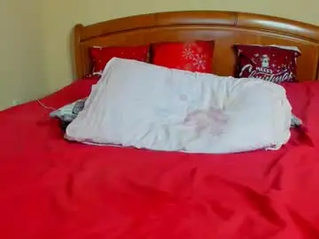 Whitepumaari  live sex cam