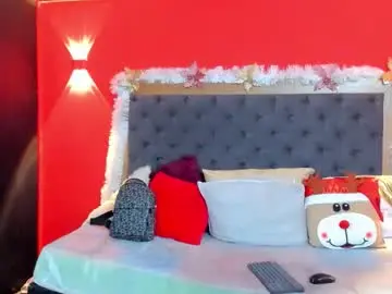 Yayahilton  live sex cam