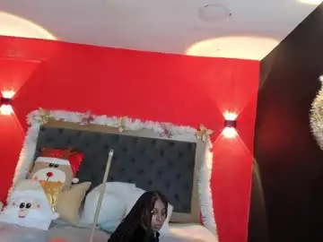 Yayahilton  live sex cam