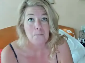 Alphakittyxxx  live sex cam