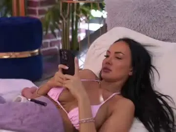 Amiraaluxe  live sex cam